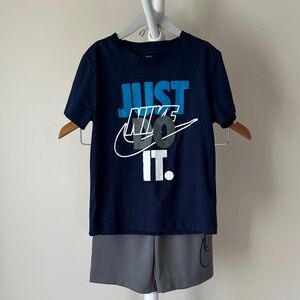 Nike Short Sleeve T-Shirt & Shorts Matching Set 5-6 Years